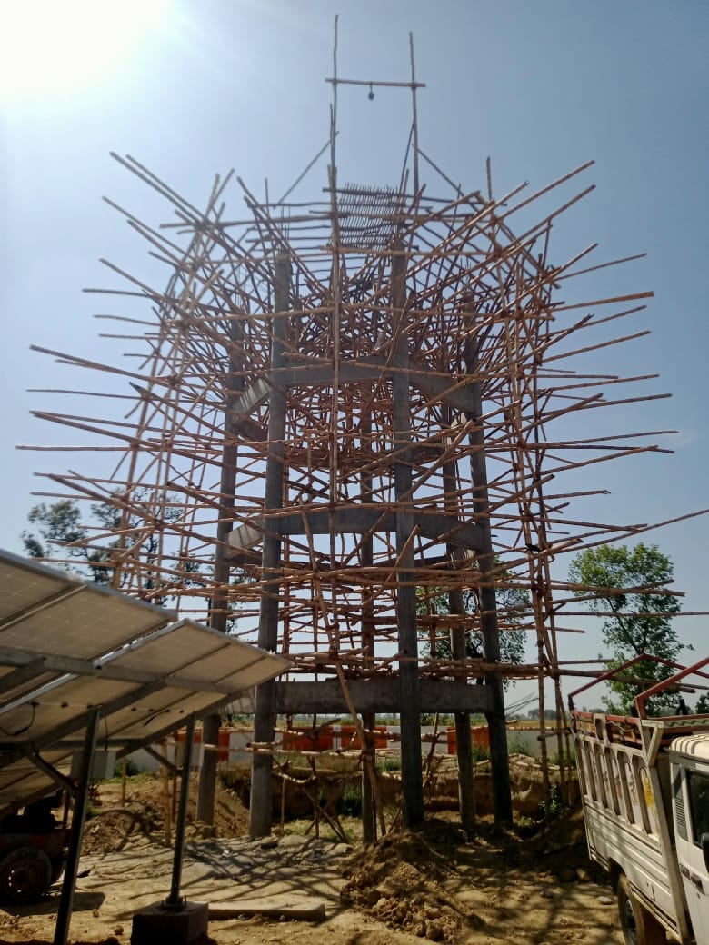 हैदराबाद में पाइप लाइन बिछाने के लिए खुदे पड़े रास्ते। हैदराबाद में पाइप लाइन बिछाने के लिए खुदे पड़े रास्ते।