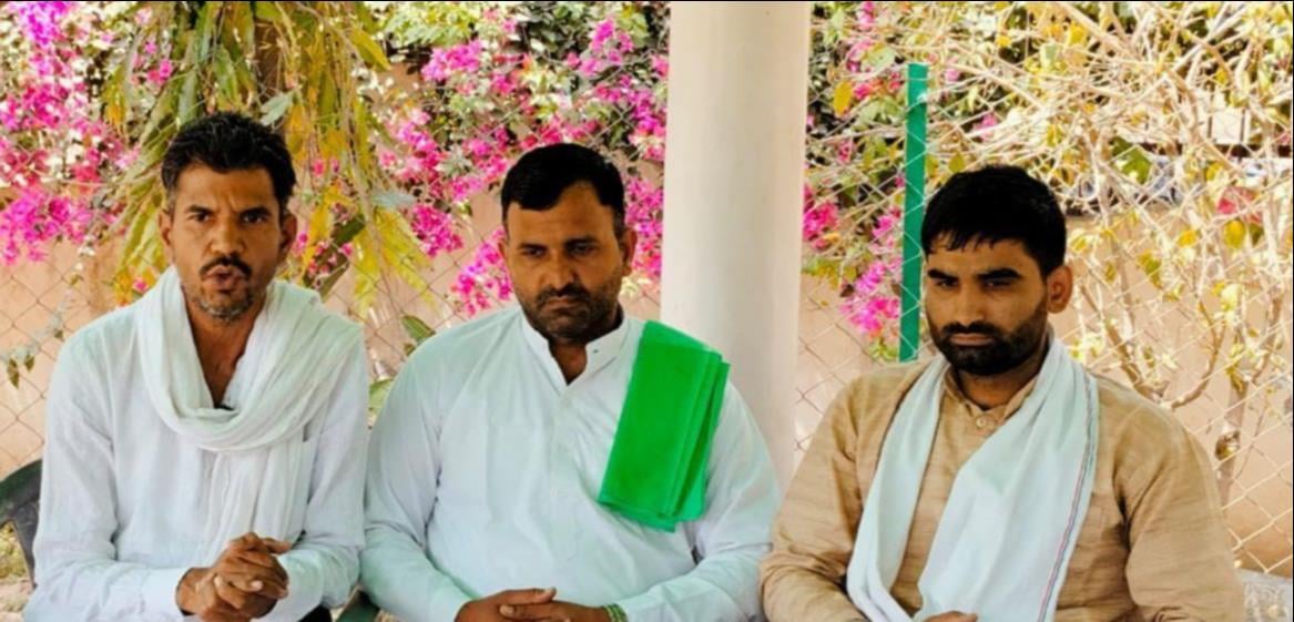 04जेएनडी05: पत्रकार वार्ता करते किसान नेता। संवाद। 04जेएनडी05: पत्रकार वार्ता करते किसान नेता। संवाद।