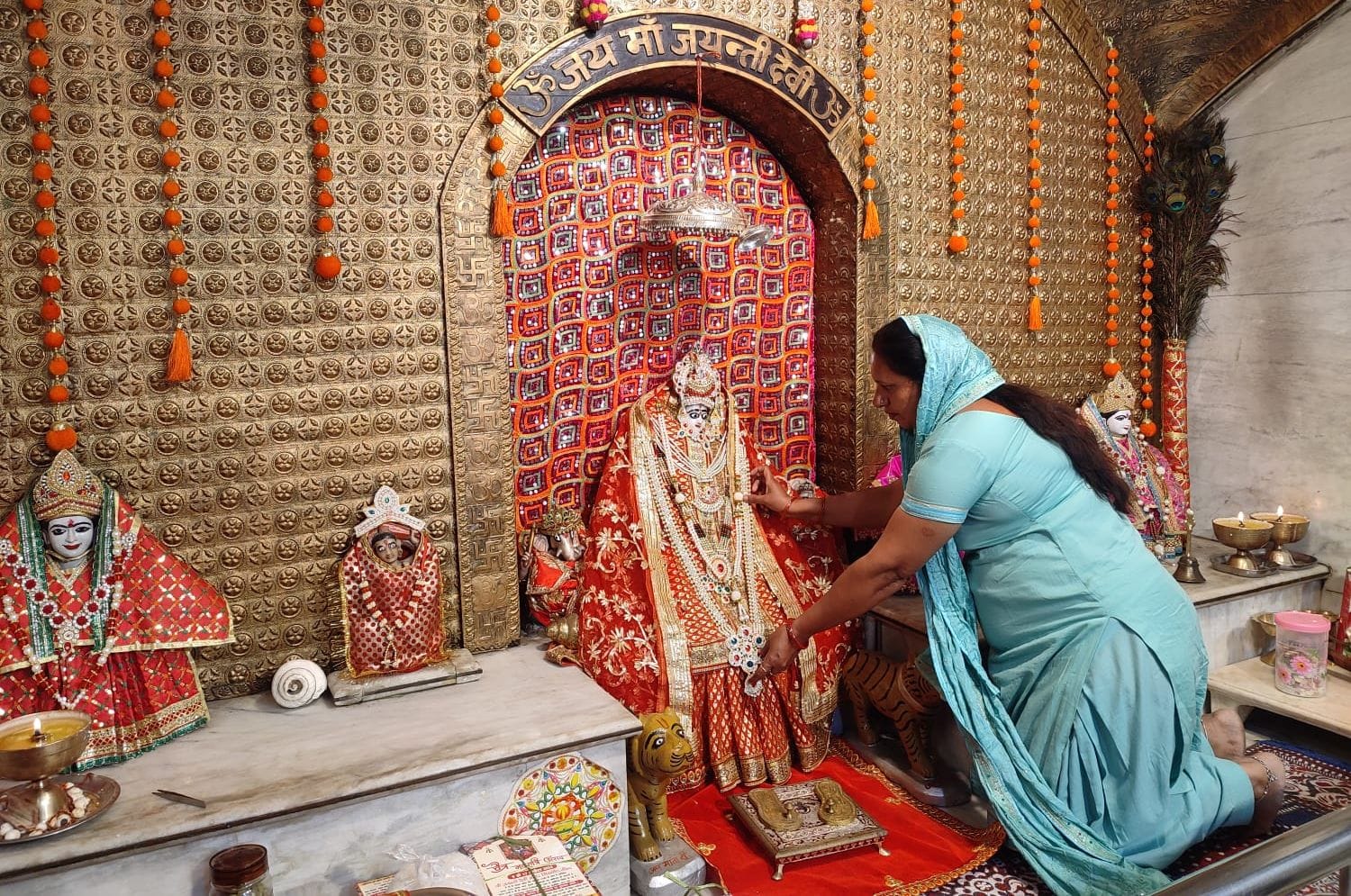 05जेएनडी24: जयंती देवी मंदिर में सजा माता का मंदिर। संवाद