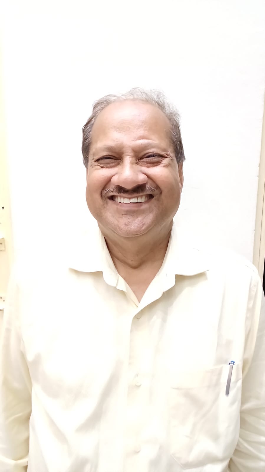 छावनी के फीनिक्स क्लब में चुनाव के दौरान मतदान करने पहुंचे सदस्यों की भीड़: संवाद छावनी के फीनिक्स क्लब में चुनाव के दौरान मतदान करने पहुंचे सदस्यों की भीड़: संवाद