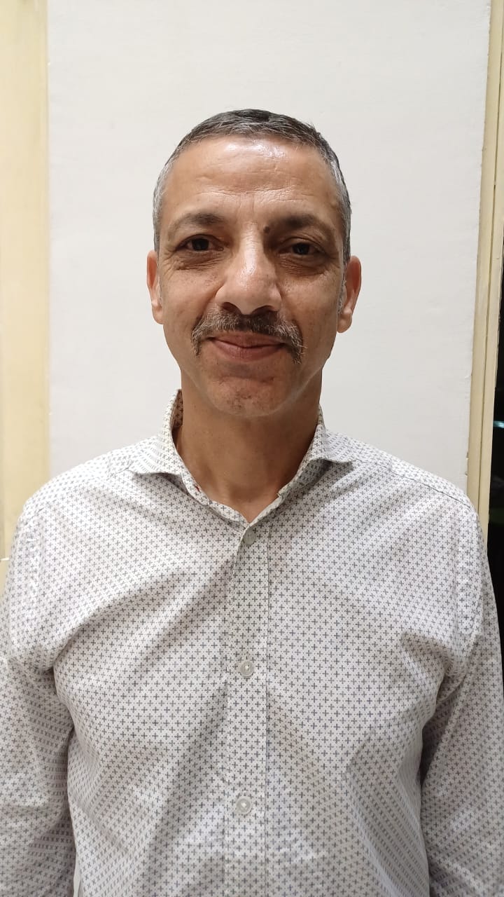 छावनी के फीनिक्स क्लब में चुनाव के दौरान मतदान करने पहुंचे सदस्यों की भीड़: संवाद छावनी के फीनिक्स क्लब में चुनाव के दौरान मतदान करने पहुंचे सदस्यों की भीड़: संवाद