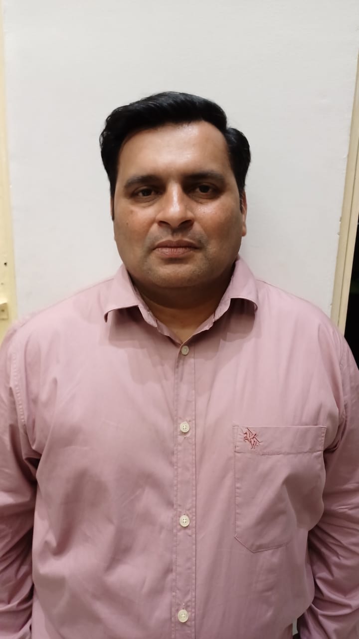 छावनी के फीनिक्स क्लब में चुनाव के दौरान मतदान करने पहुंचे सदस्यों की भीड़: संवाद छावनी के फीनिक्स क्लब में चुनाव के दौरान मतदान करने पहुंचे सदस्यों की भीड़: संवाद