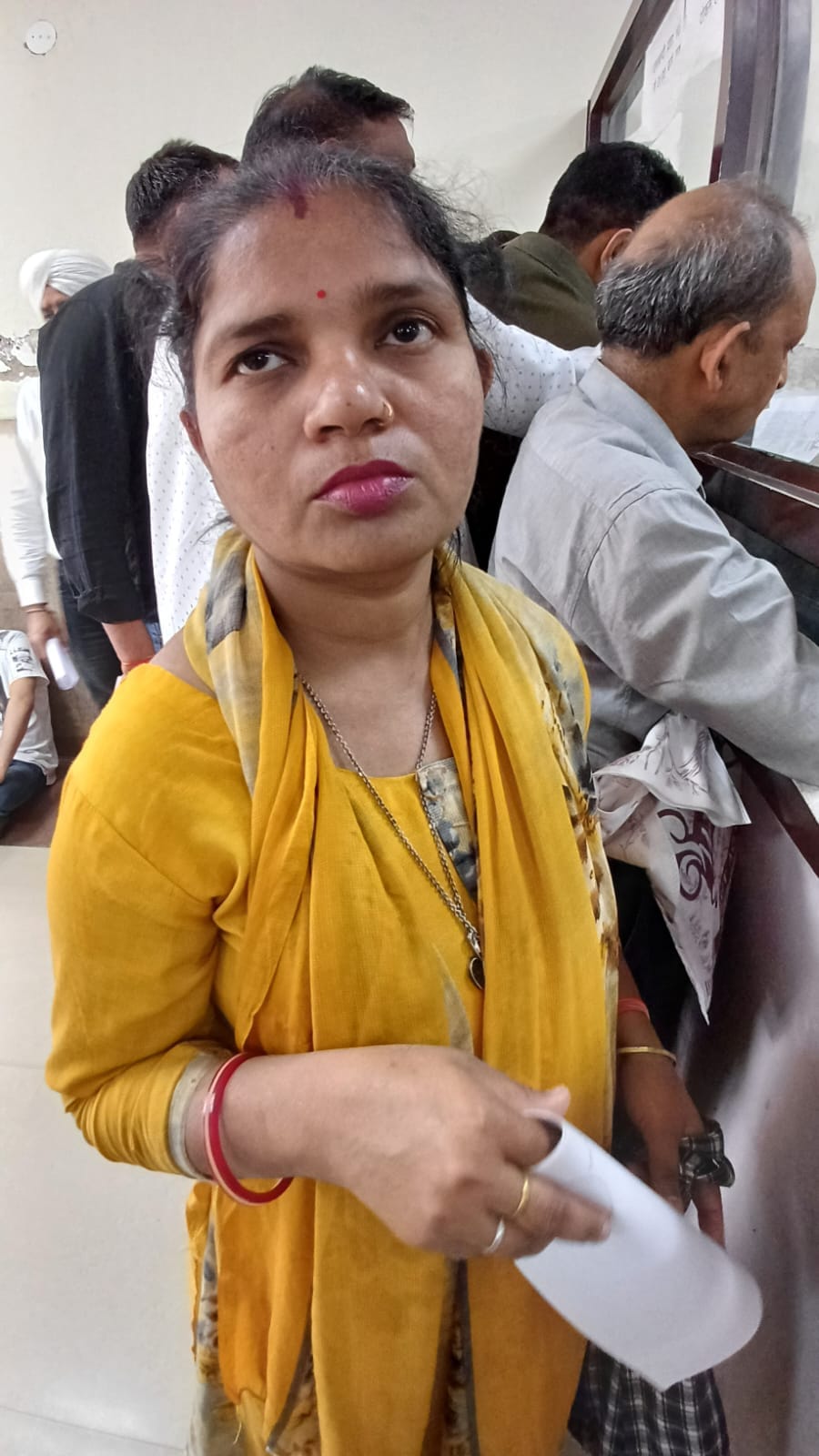 अंबाला छावनी तहसील में बंद पड़ा जमाबंदी का पोर्टल और परेशान होते लोग। संवाद अंबाला छावनी तहसील में बंद पड़ा जमाबंदी का पोर्टल और परेशान होते लोग। संवाद