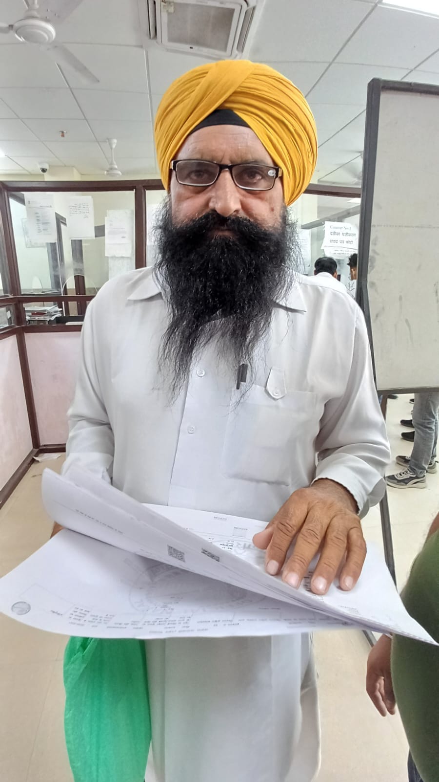 अंबाला छावनी तहसील में बंद पड़ा जमाबंदी का पोर्टल और परेशान होते लोग। संवाद अंबाला छावनी तहसील में बंद पड़ा जमाबंदी का पोर्टल और परेशान होते लोग। संवाद
