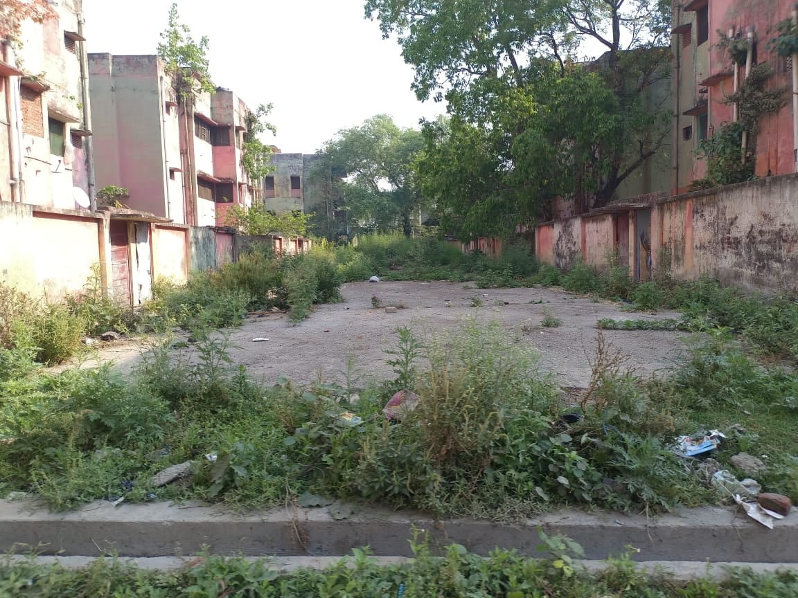 एम.सी.एच. विंग के पास सड़क पर भरा पानी । संवाद एम.सी.एच. विंग के पास सड़क पर भरा पानी । संवाद