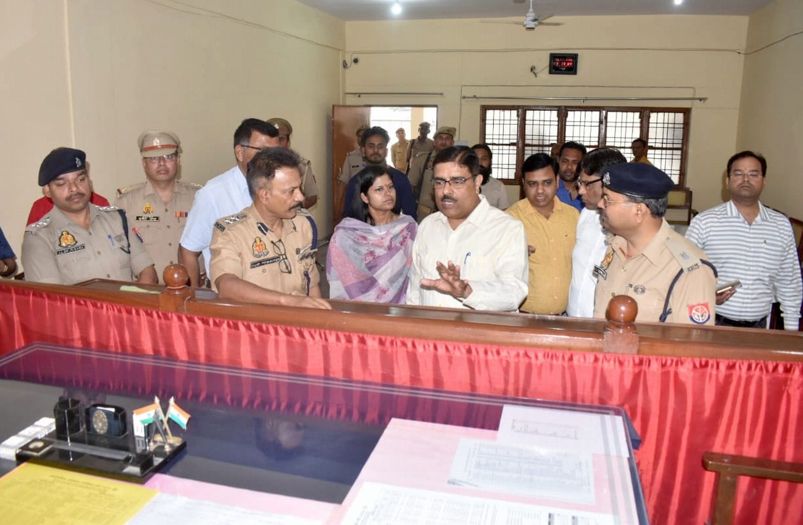 नांमाकन स्थल की तैयारियों का जायजा लेते डीएम,एसएसपी।स्रोत-पुलिस नांमाकन स्थल की तैयारियों का जायजा लेते डीएम,एसएसपी।स्रोत-पुलिस