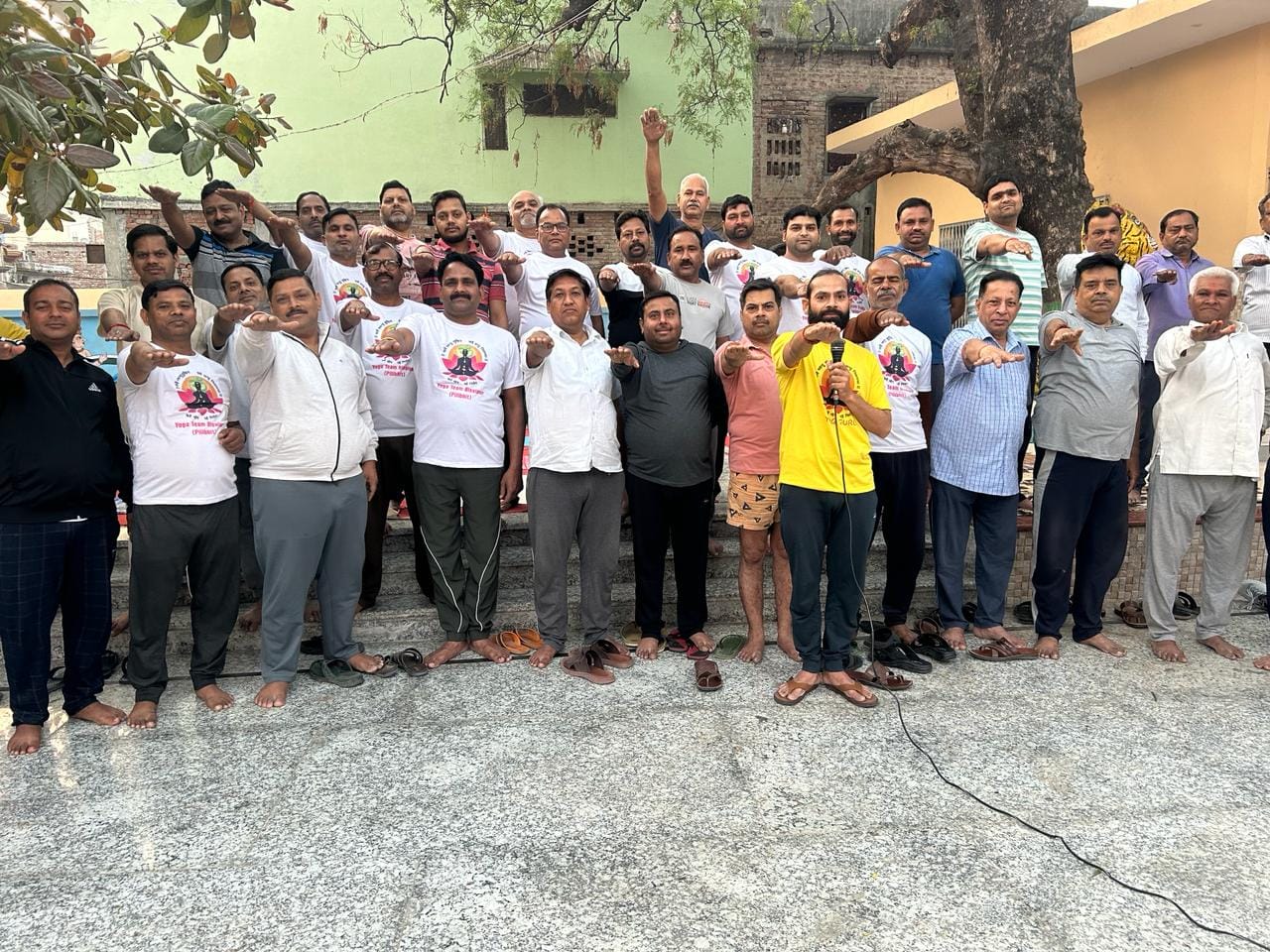 बीसलपुर में पेंटिंग के माध्यम से संस्था कार्यकर्ताओं ने लोगों को किया मतदान करने को प्रेरित सं बीसलपुर में पेंटिंग के माध्यम से संस्था कार्यकर्ताओं ने लोगों को किया मतदान करने को प्रेरित सं
