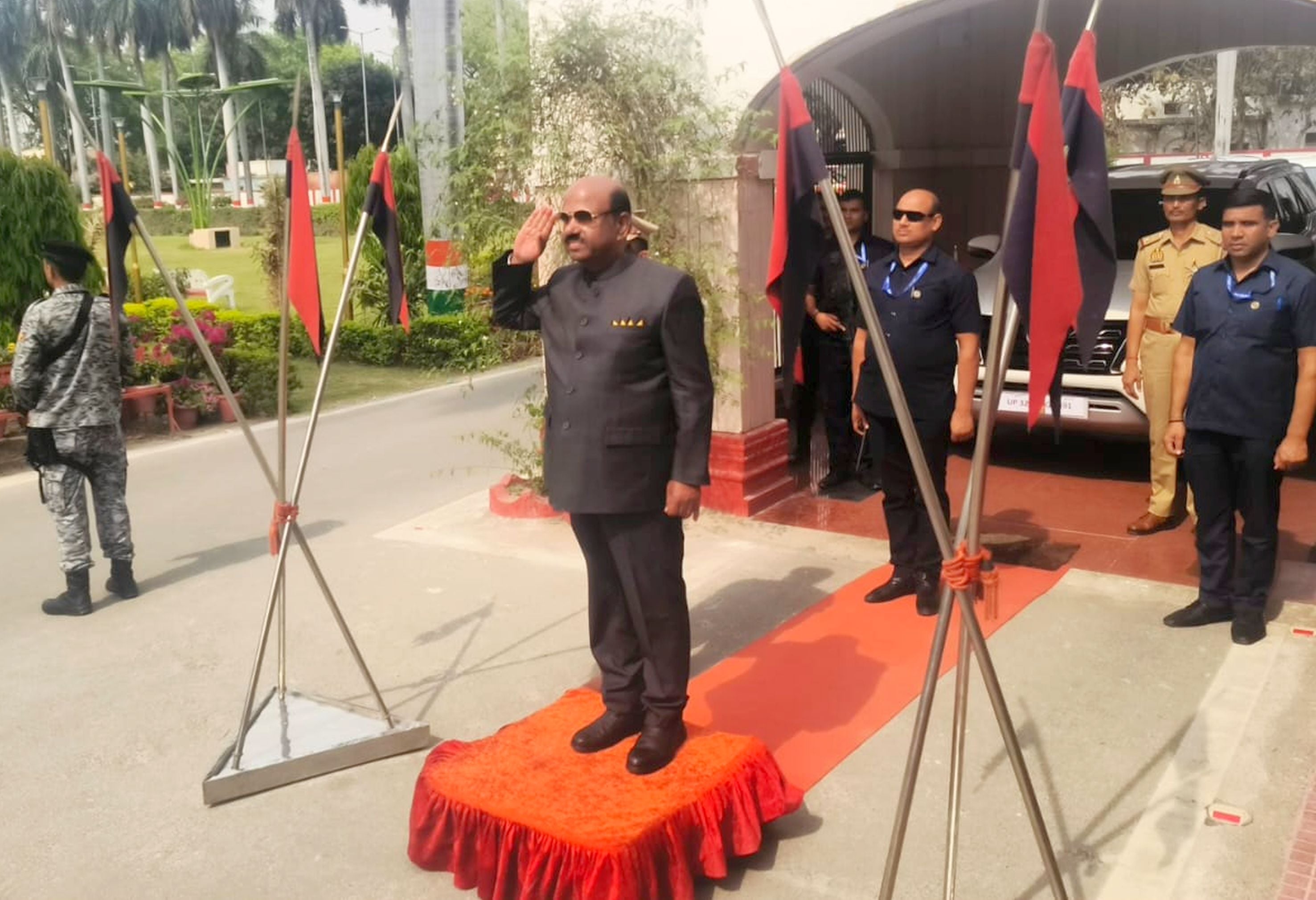 रामलला के दर्शन के बाद मौजूद गोवा के राज्यपाल पीएस श्रीधरन पिल्लई। रामलला के दर्शन के बाद मौजूद गोवा के राज्यपाल पीएस श्रीधरन पिल्लई।