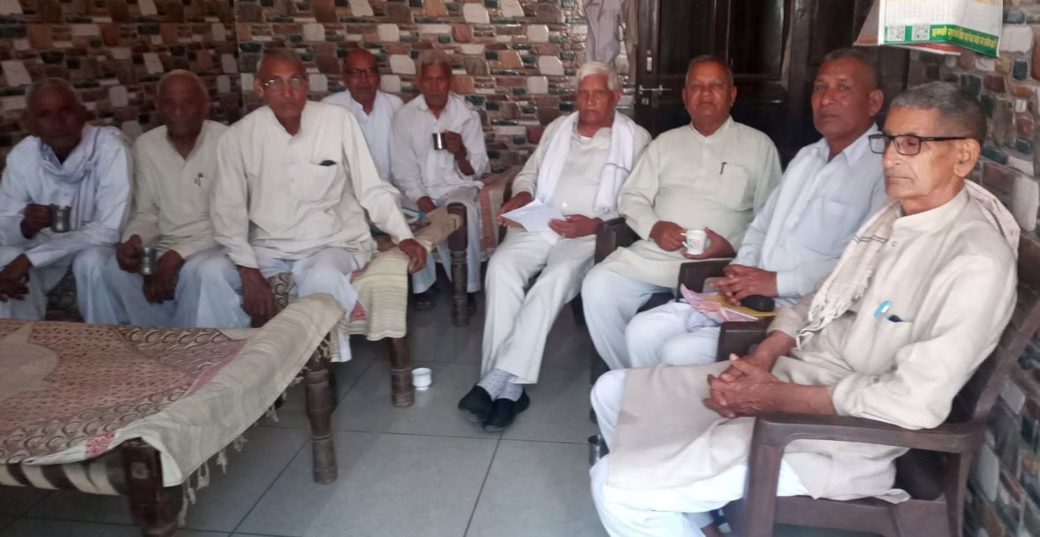 14जेएनडी17-गांवों का दौरान करते रिटायर्ड कर्मचारी अधिकारी एसोसिएशन पदाधिकारी। स्रोत संस्था 14जेएनडी17-गांवों का दौरान करते रिटायर्ड कर्मचारी अधिकारी एसोसिएशन पदाधिकारी। स्रोत संस्था