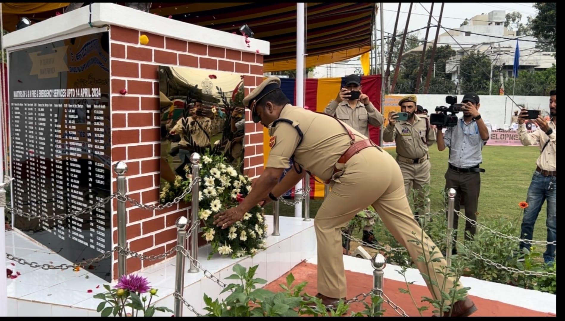 करवंदा में जनसभा को संबोधित करते सांसद जुगल किशोर: स्रोत भाजपा करवंदा में जनसभा को संबोधित करते सांसद जुगल किशोर: स्रोत भाजपा