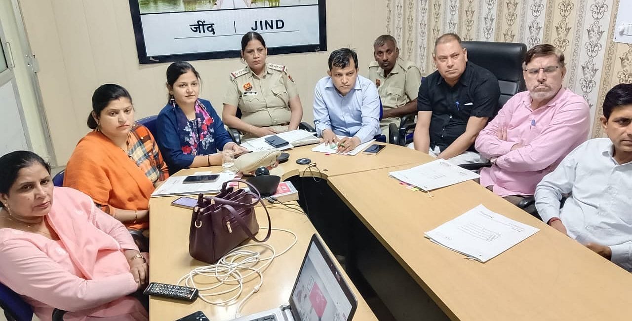 18जेएनडी09: वीडियो कॉन्फ्रेंसिंग में भाग लेते हुए अधिकारी। स्रोत प्रशासन 18जेएनडी09: वीडियो कॉन्फ्रेंसिंग में भाग लेते हुए अधिकारी। स्रोत प्रशासन