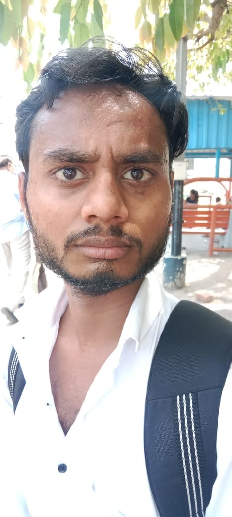 -फोटो 51 : वाटर कूलर लगाने के बाद पानी पीकर प्यास बुझाता यात्री। -फोटो 51 : वाटर कूलर लगाने के बाद पानी पीकर प्यास बुझाता यात्री।