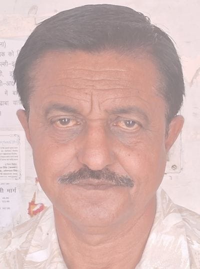 रोडवेज बस स्टैंड पर लगा वाटर कूलर के आसपास फैला दूषित पानी। संवाद