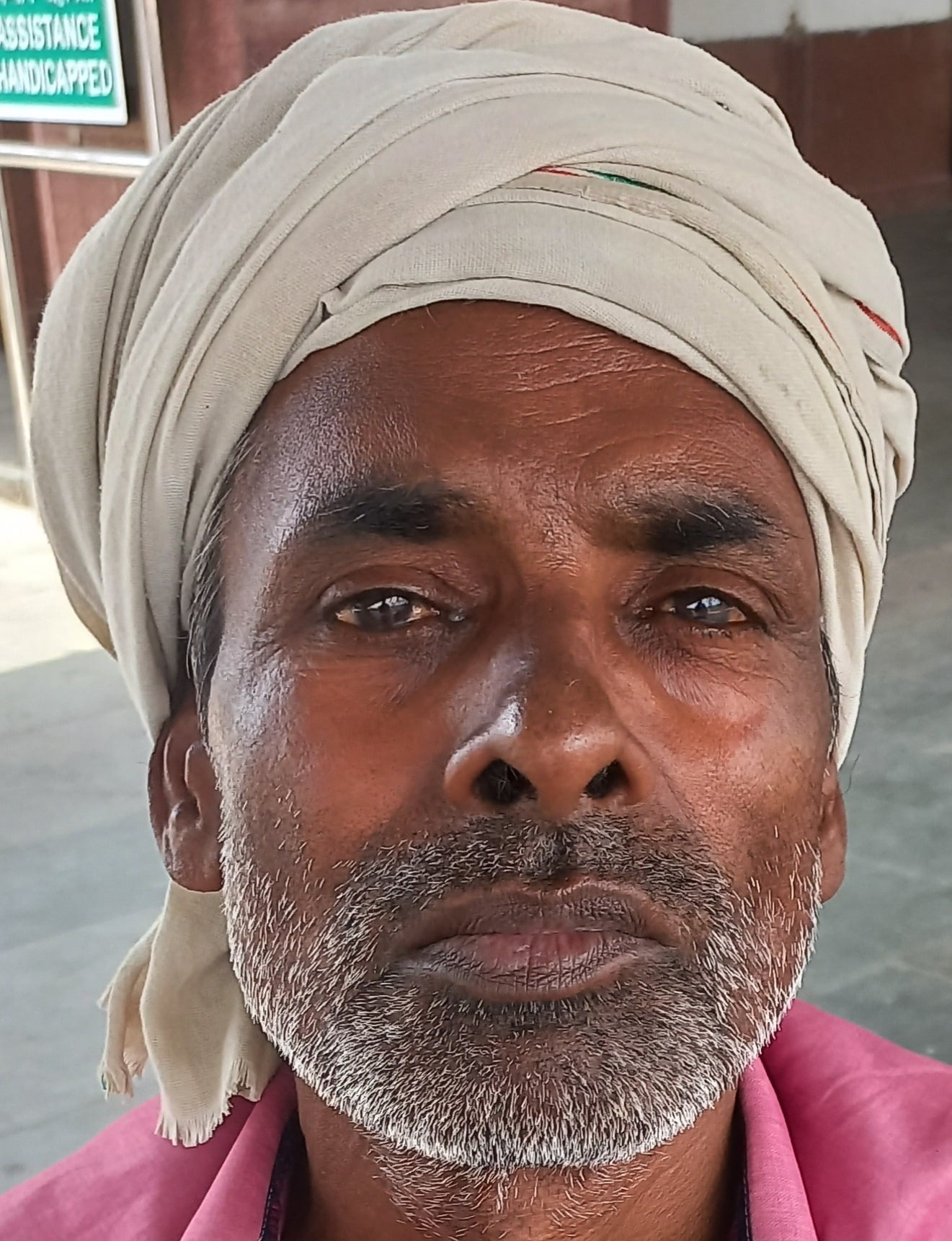 कुरुक्षेत्र। कुरुक्षेत्र रेलवे स्टेशन पर रेलगाड़ी का इंतजार करते यात्री।संवाद कुरुक्षेत्र। कुरुक्षेत्र रेलवे स्टेशन पर रेलगाड़ी का इंतजार करते यात्री।संवाद