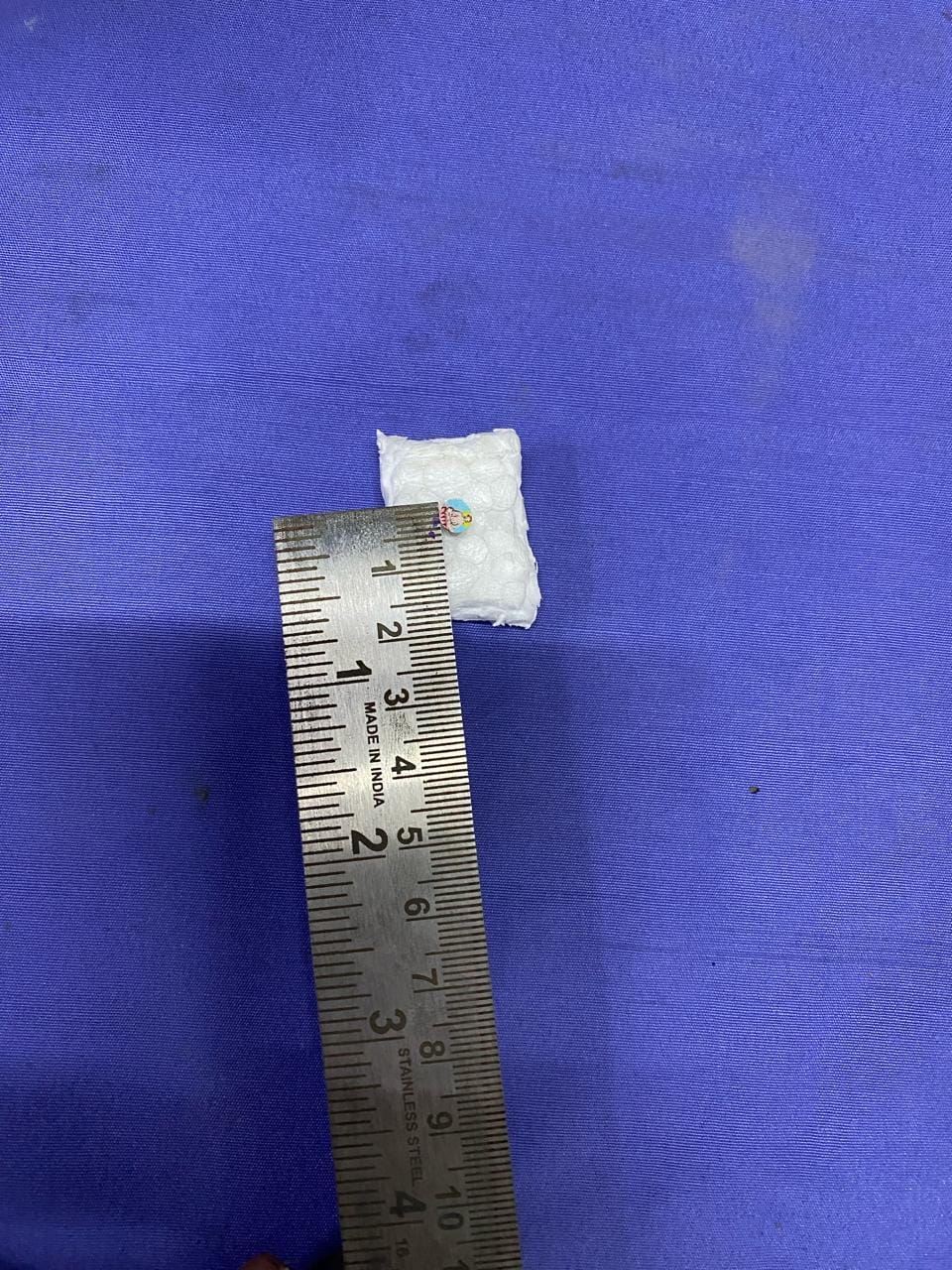 युवा चित्रकार चित्रांगदा ने 5 mm की कील पर बना दी महावीर स्वामी की पेंटिंग युवा चित्रकार चित्रांगदा ने 5 mm की कील पर बना दी महावीर स्वामी की पेंटिंग