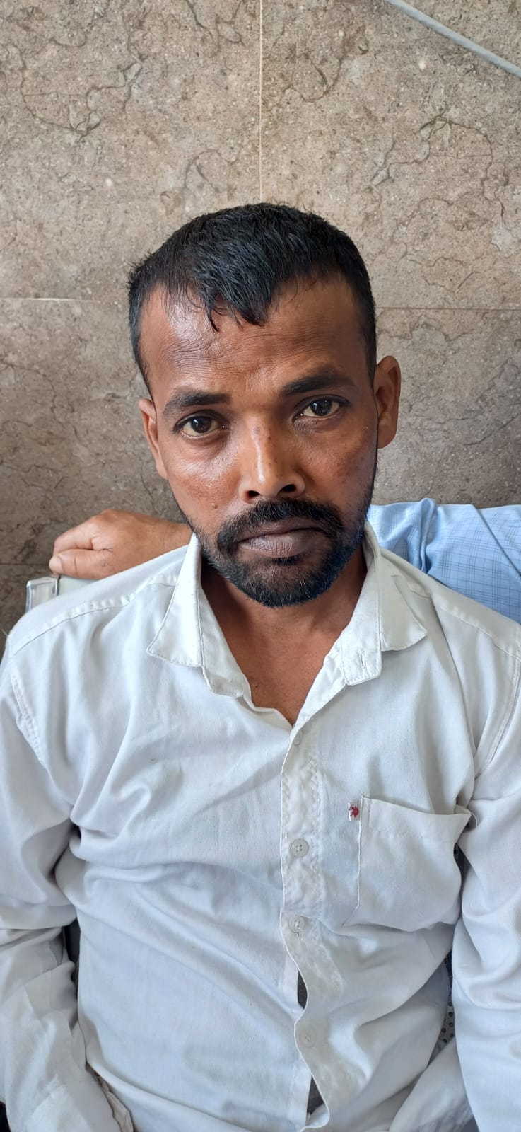 अंबाला छावनी तहसील में वेब हेलरिस पोर्टल के चलने इंतजार करते लोग। अंबाला छावनी तहसील में वेब हेलरिस पोर्टल के चलने इंतजार करते लोग।