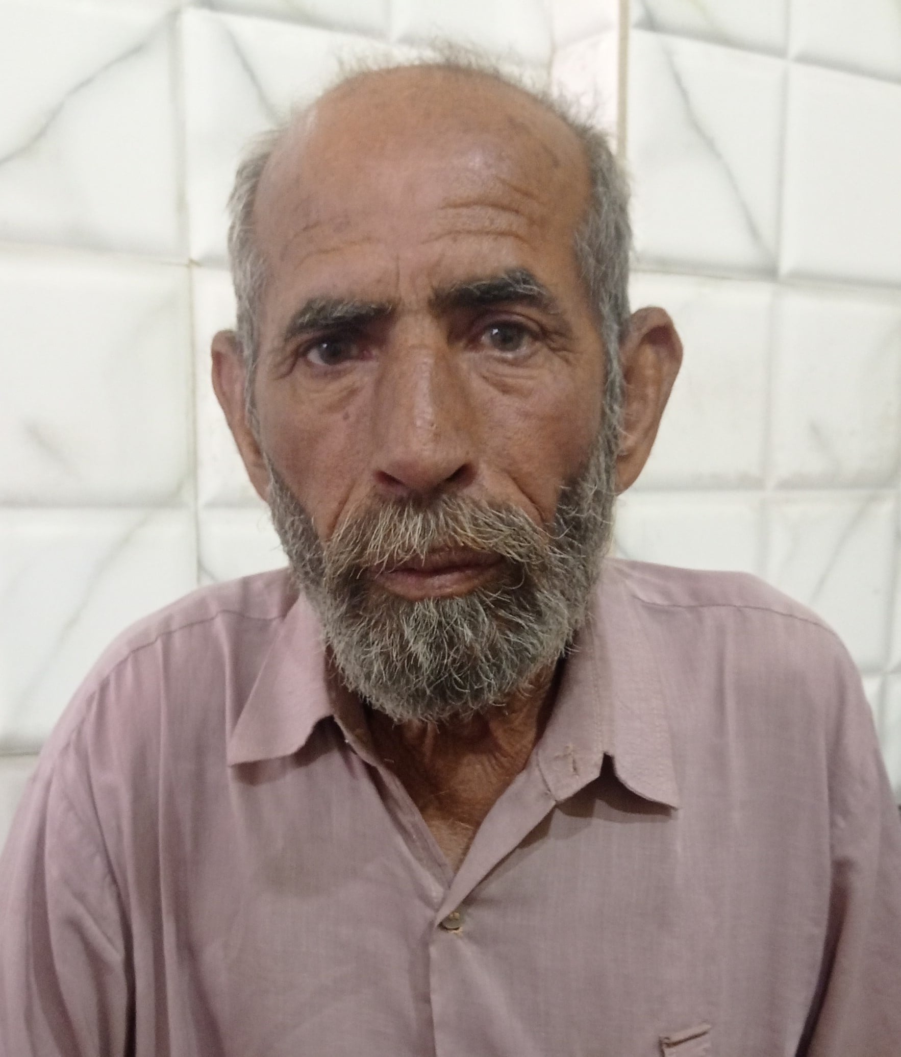 कुरुक्षेत्र। थानेसर अनाज मंडी में बारिश से भीगने से बचने के लिए गेहूं की बोरियों पर ढकी तिरपाल।