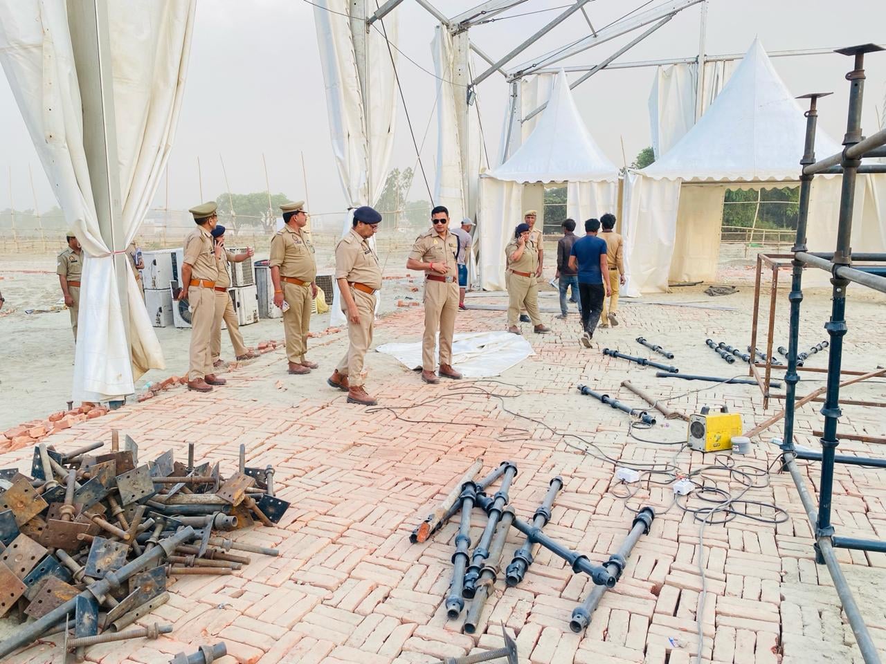 शाहजहांपुर में पीएम की रैली का निरीक्षण करते भाजपा प्रदेश अध्यक्ष भूपेंद्र चौधरी, सहकारिता मंत्