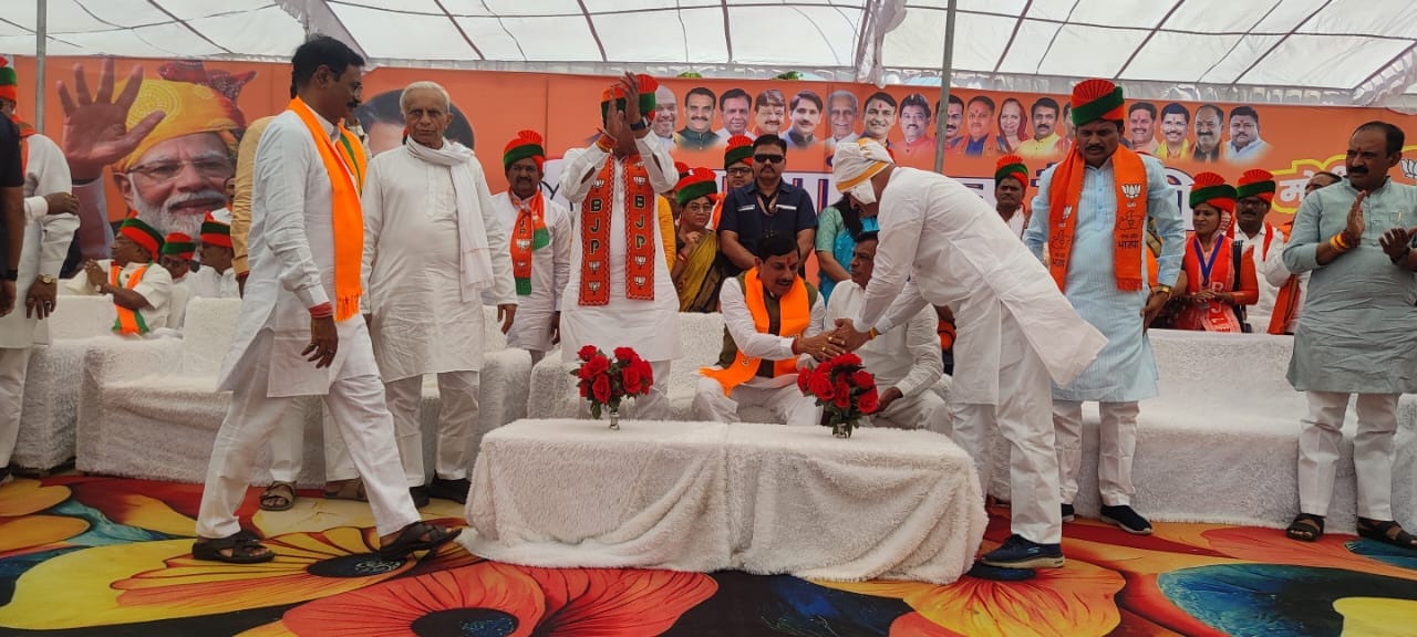 सीएम की सभा में बड़ी संख्या में पहुंचे बीजेपी कार्यकर्ता