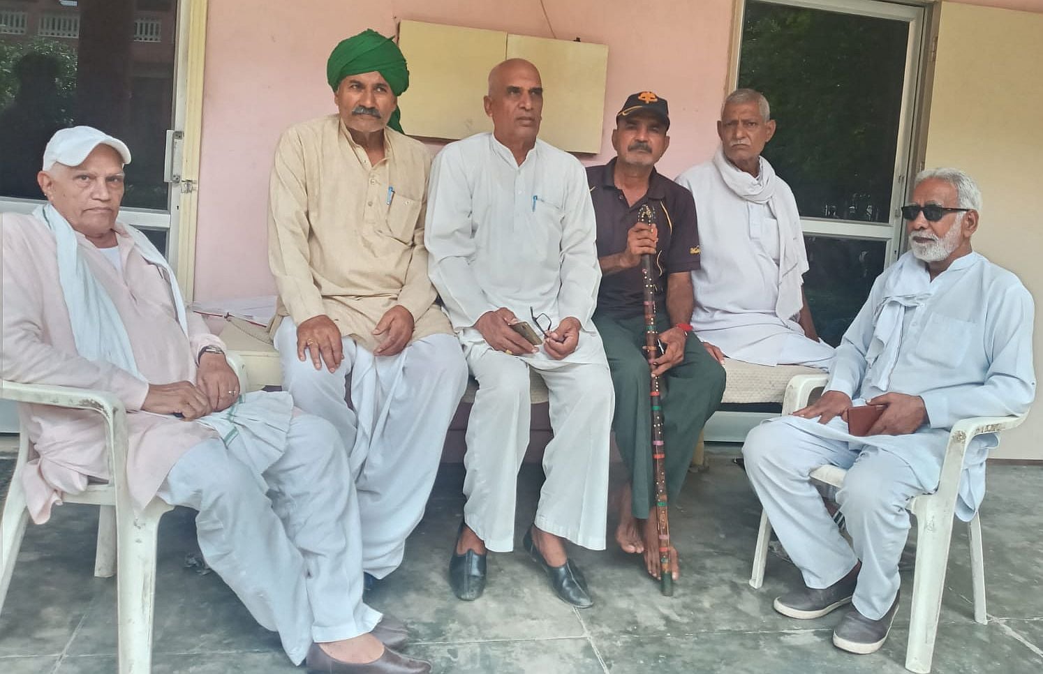 29जेएनडी09: बैठक में भाग लेते हुए रिटायर्ड कर्मचारी अधिकारी एसोसिएशन कोर कमेटी के सदस्य। स्रोत 29जेएनडी09: बैठक में भाग लेते हुए रिटायर्ड कर्मचारी अधिकारी एसोसिएशन कोर कमेटी के सदस्य। स्रोत