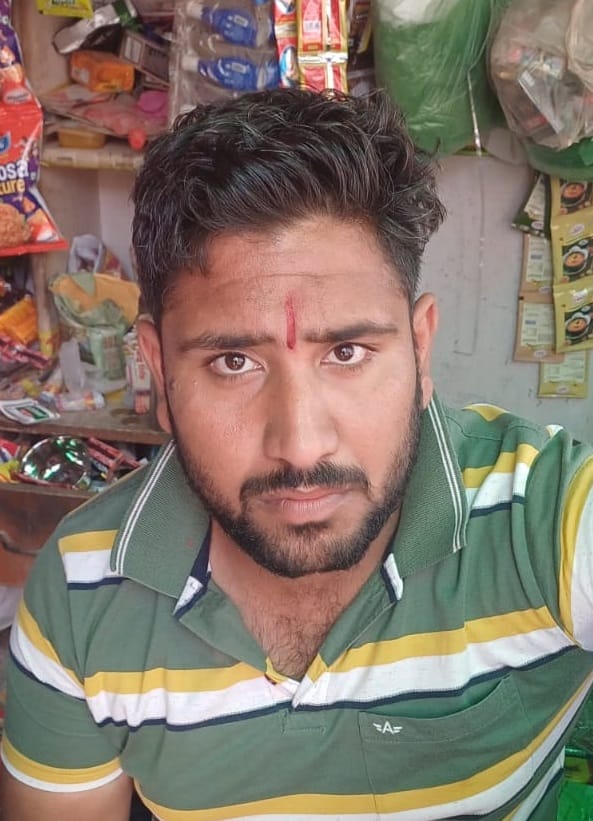 दयालबाग से बब्याल की ओर जाने वाली सड़क की खस्ताहालत दयालबाग से बब्याल की ओर जाने वाली सड़क की खस्ताहालत