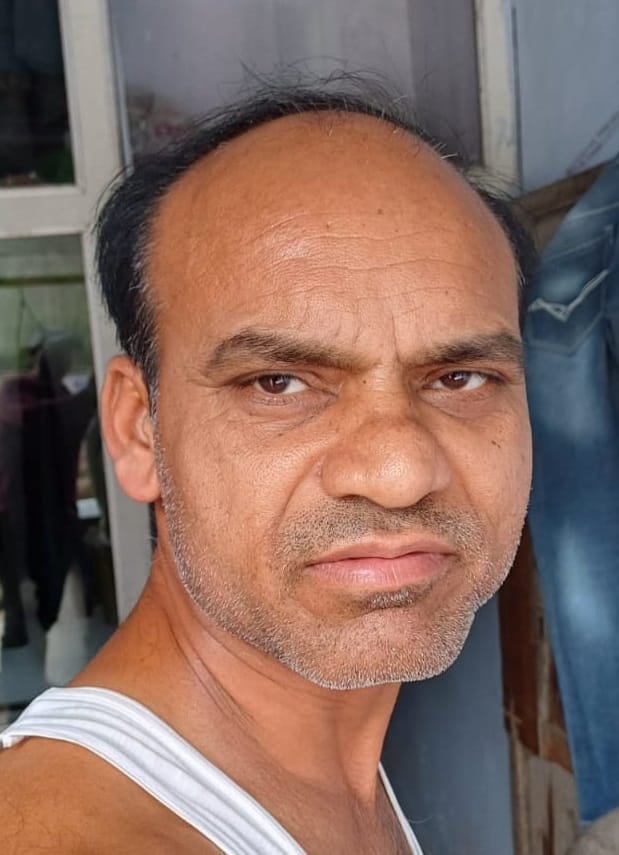 दयालबाग से बब्याल की ओर जाने वाली सड़क की खस्ताहालत दयालबाग से बब्याल की ओर जाने वाली सड़क की खस्ताहालत