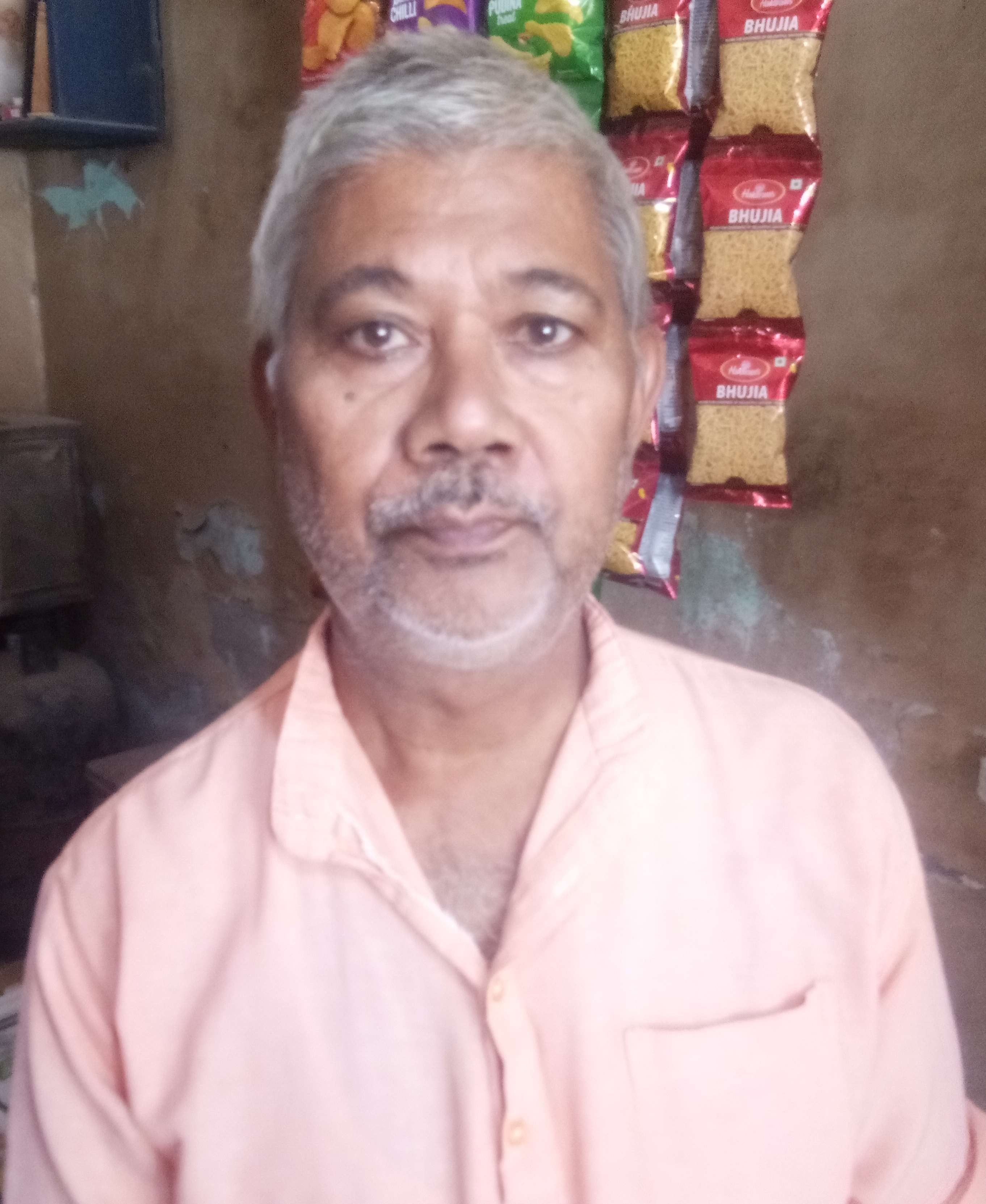 फोटो संख्या:52- मोहल्ला तिवाड़ीयान में लड़ाई करते बेसहारा गोवंश--स्रोत--संवाद