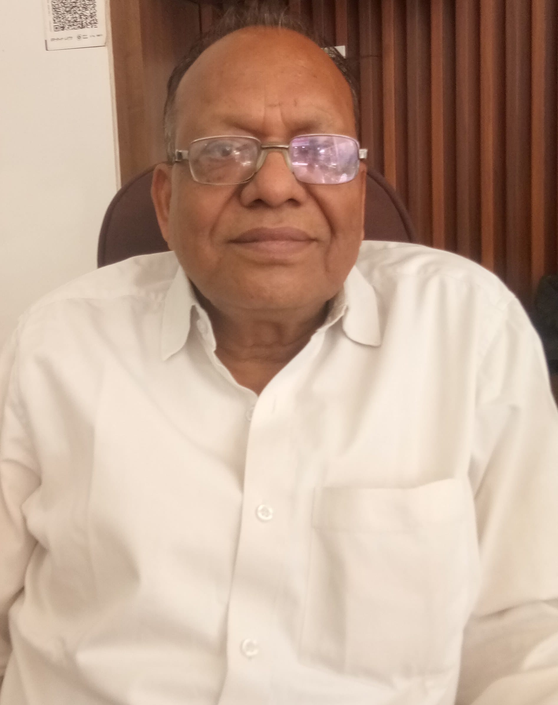 फोटो संख्या:52- मोहल्ला तिवाड़ीयान में लड़ाई करते बेसहारा गोवंश--स्रोत--संवाद