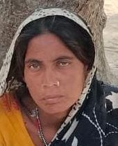 चायल के नईम मिंया का पूरा गांव में संगीता की मौत पर गमजदा परिजन।        संवाद