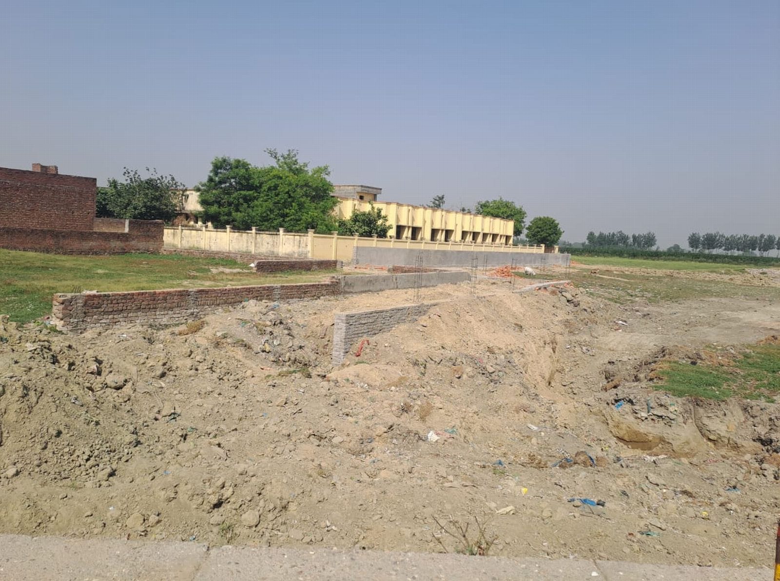 चेयरमैन, इशरत अली खां।