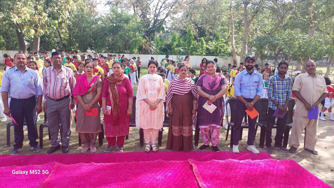 मेजर आरएन कपूर डीएवी सीनियर सेकंडरी विद्यालय में अंतरराष्ट्रीय श्रमिक दिवस मनाया।