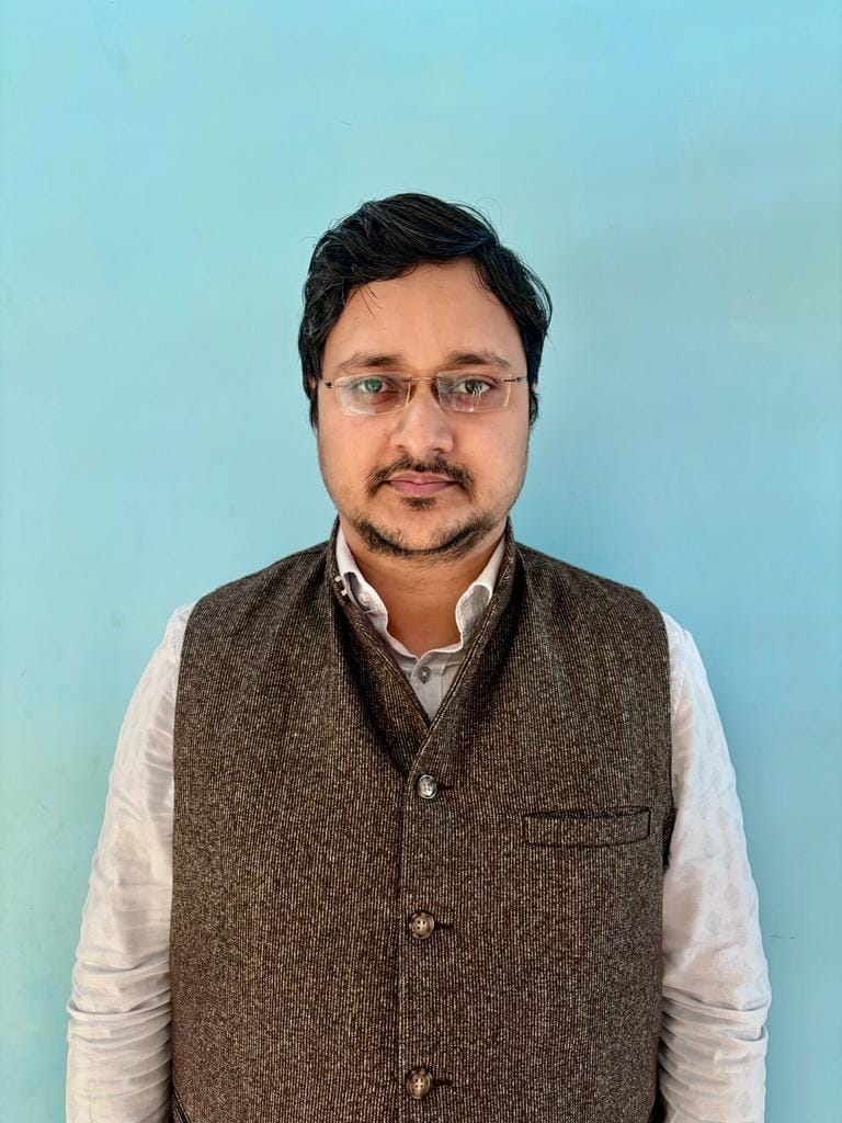 रेवाड़ी। नागरिक अस्पताल में ओपीड़ी के बाहर लगी मरीजों की भीड़। संवाद