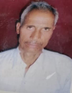 बीसलपुर के गांव ढकीया में रोते बिलखते मृतक के परिजन । संवाद बीसलपुर के गांव ढकीया में रोते बिलखते मृतक के परिजन । संवाद