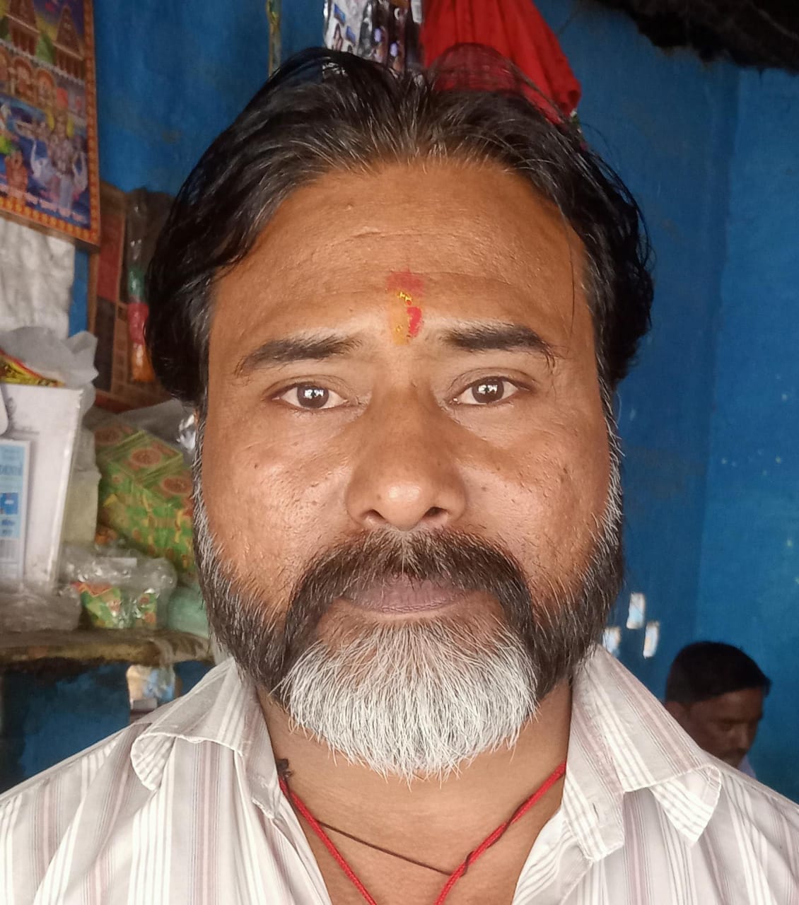 शहर के मोहल्ला पकड़िया में अधूरी पड़ी पाइप लाइन । संवाद