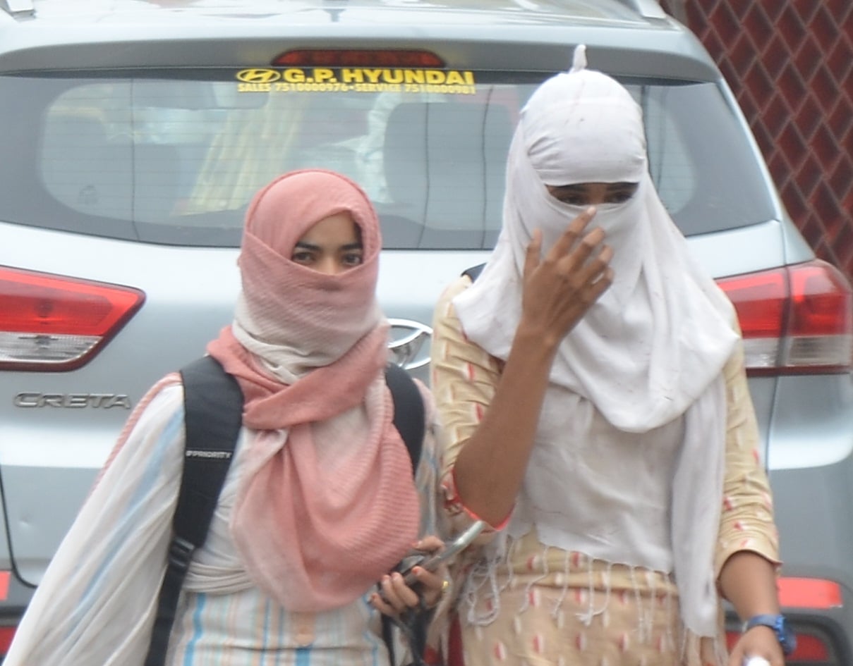 जिला अस्पताल के बच्चा वार्ड में भर्ती डायरिया से पीड़ित बच्चे- संवाद जिला अस्पताल के बच्चा वार्ड में भर्ती डायरिया से पीड़ित बच्चे- संवाद