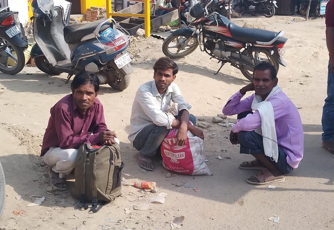 सीतापुर रोड एलआरपी पर लगाया गया बेरेकेटिंग। संवाद