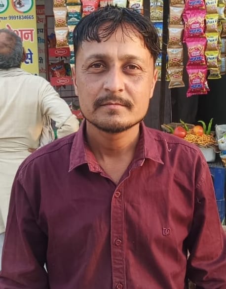 फोटो संख्या:77-सतनाली बस स्टैंड पर बस का इंतजार करते यात्री--स्रोत--संवाद फोटो संख्या:77-सतनाली बस स्टैंड पर बस का इंतजार करते यात्री--स्रोत--संवाद