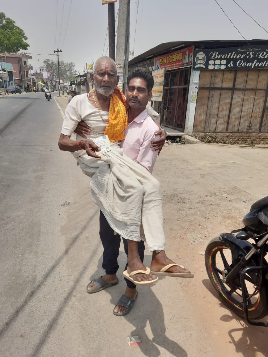 आंवला। नगरिया सतन के पूर्व प्रधान, मतदाता सूची से नाम गायब-संवाद