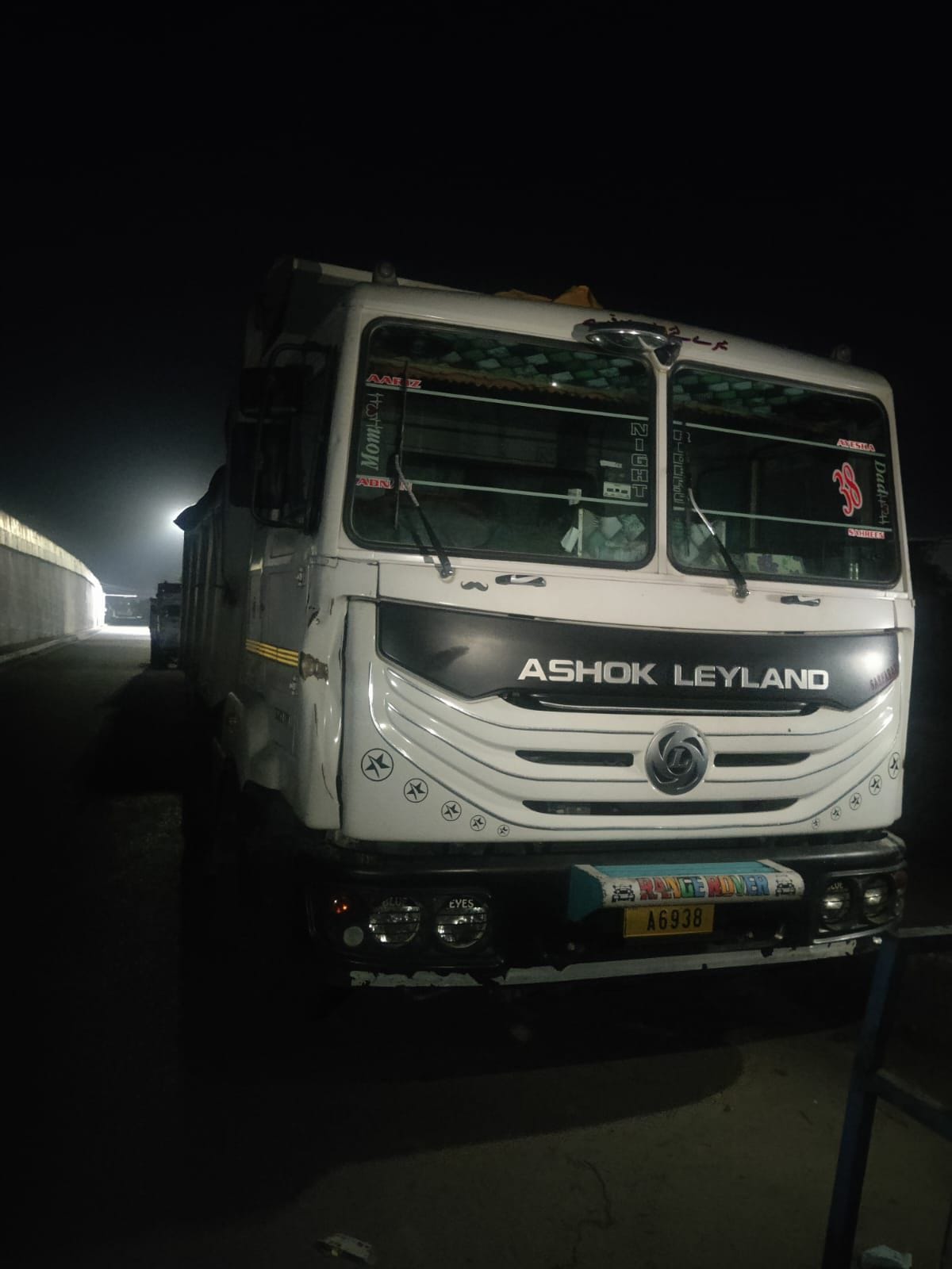 अवैध खनन में इस्तेमाल जब्त किए गए वाहन: स्रोत पुलिस अवैध खनन में इस्तेमाल जब्त किए गए वाहन: स्रोत पुलिस