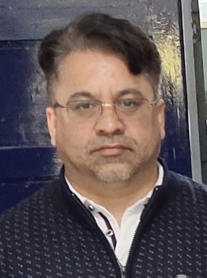 कुरुक्षेत्र। एलएनजेपी अस्पताल थैलेसीमिया के मरीज की जांच करते चिकित्सक।