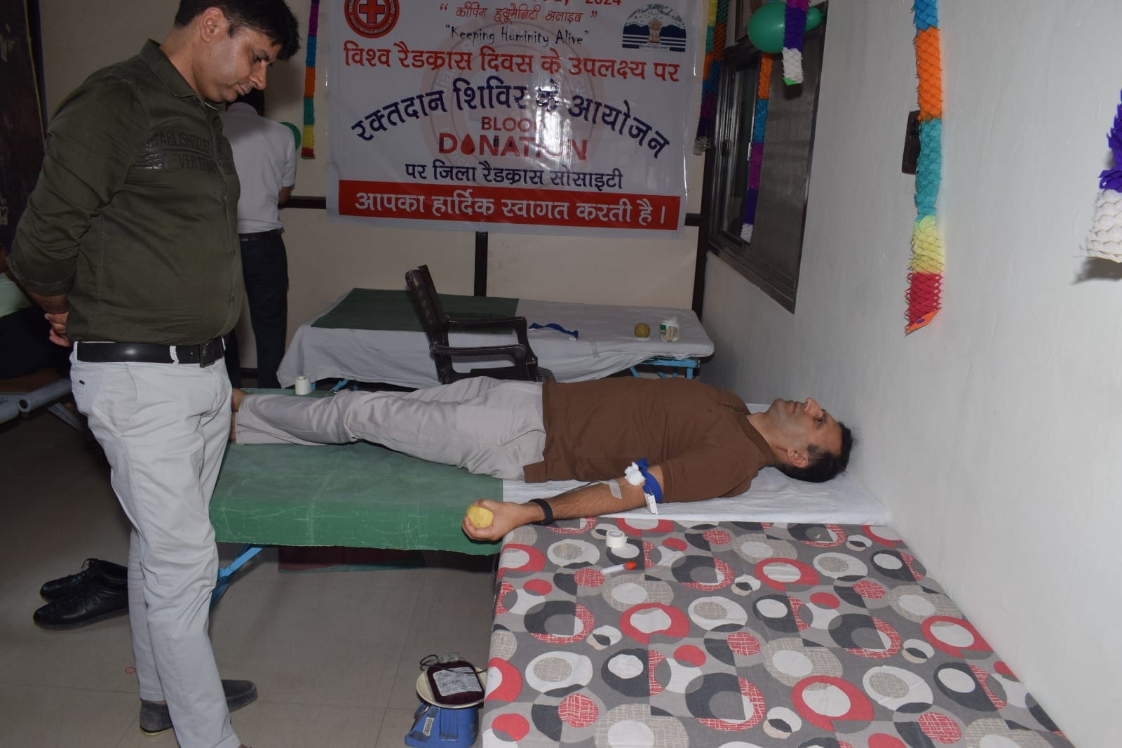 विश्व रेडक्रॉस दिवस के उपलक्ष पर बचत भवन बिलासपुर में लोगों को सम्मानित करती एडीसी डॉ निधि पटेल विश्व रेडक्रॉस दिवस के उपलक्ष पर बचत भवन बिलासपुर में लोगों को सम्मानित करती एडीसी डॉ निधि पटेल
