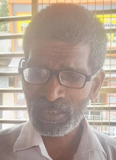 पुलिस लाइन ग्राउंड में चुनावी ड्यूटी पर जाने को खड़ी रोडवेज बसें। संवाद पुलिस लाइन ग्राउंड में चुनावी ड्यूटी पर जाने को खड़ी रोडवेज बसें। संवाद