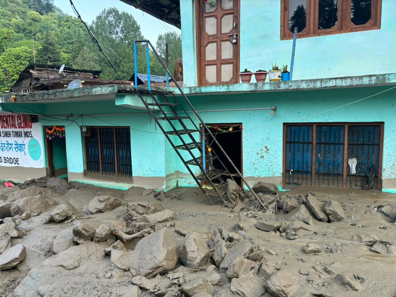 25 मेगावाट लंबाडग हाइड्रो विद्युत परियोजना की टनल में रिसाव के बाद पैन स्टॉक को भी खतरा पैदा हो 25 मेगावाट लंबाडग हाइड्रो विद्युत परियोजना की टनल में रिसाव के बाद पैन स्टॉक को भी खतरा पैदा हो
