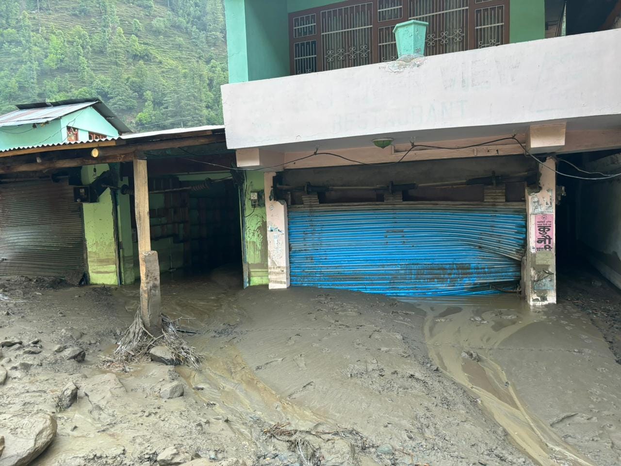 25 मेगावाट लंबाडग हाइड्रो विद्युत परियोजना की टनल में रिसाव के बाद पैन स्टॉक को भी खतरा पैदा हो 25 मेगावाट लंबाडग हाइड्रो विद्युत परियोजना की टनल में रिसाव के बाद पैन स्टॉक को भी खतरा पैदा हो
