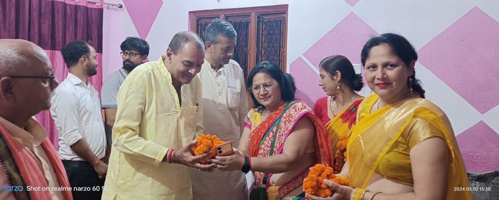 बिसौली में भगवान परशुराम जयंती पर हवन में आहुति देते विप्रजन। संवाद बिसौली में भगवान परशुराम जयंती पर हवन में आहुति देते विप्रजन। संवाद