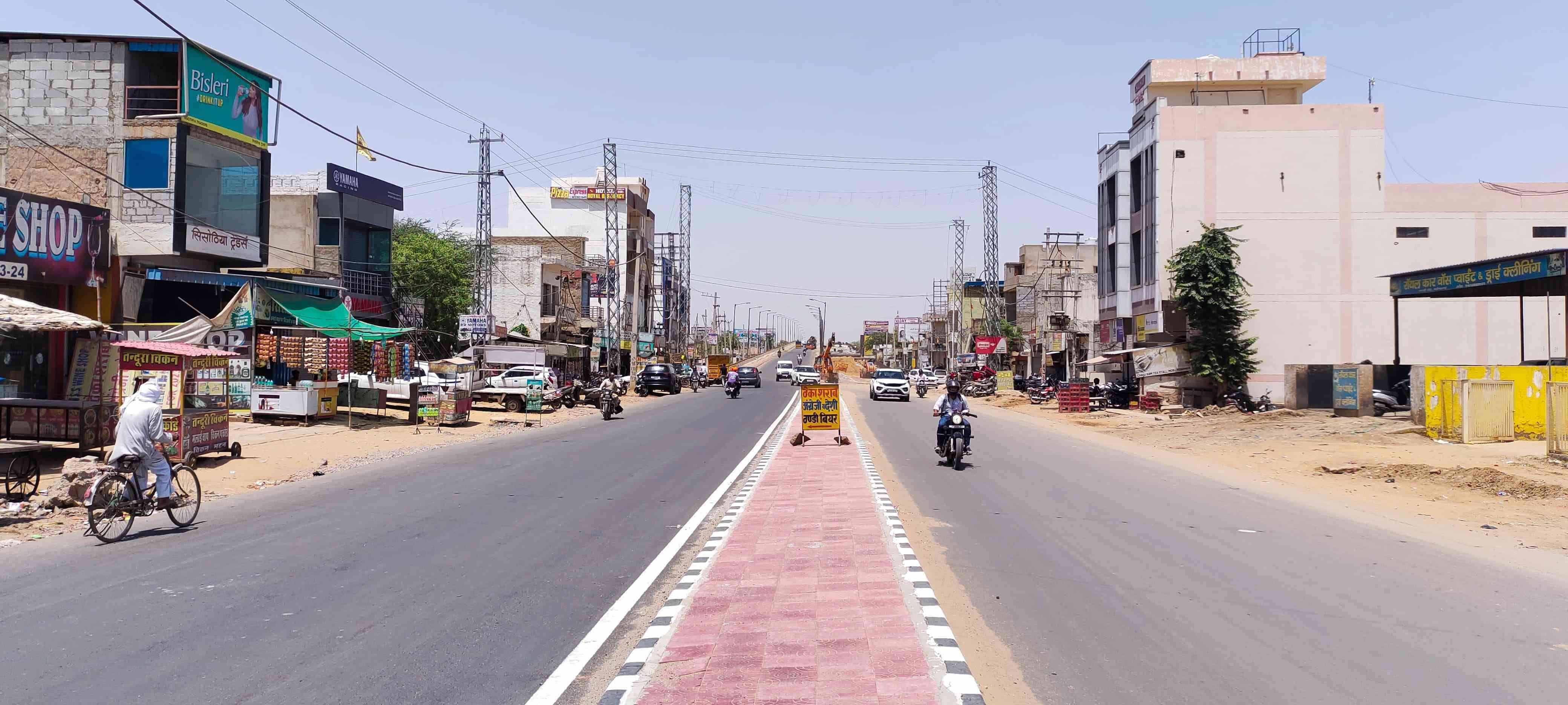 फोटो संख्या:51- राव तुलाराम चौक पर खराब ट्रैफिक लाइट--स्रोत--संवाद