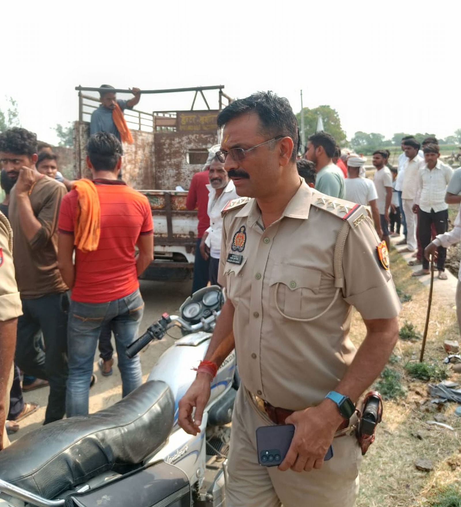 इसी मोबाइल टावर से गिरकर हुई युवक की मौत। संवाद इसी मोबाइल टावर से गिरकर हुई युवक की मौत। संवाद