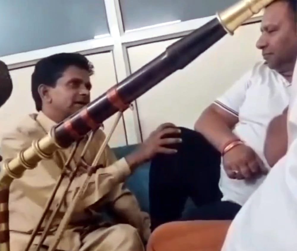 11जेएनडी32 : वायरल वीडियो का एक शॉट। सोशल मीडिया।