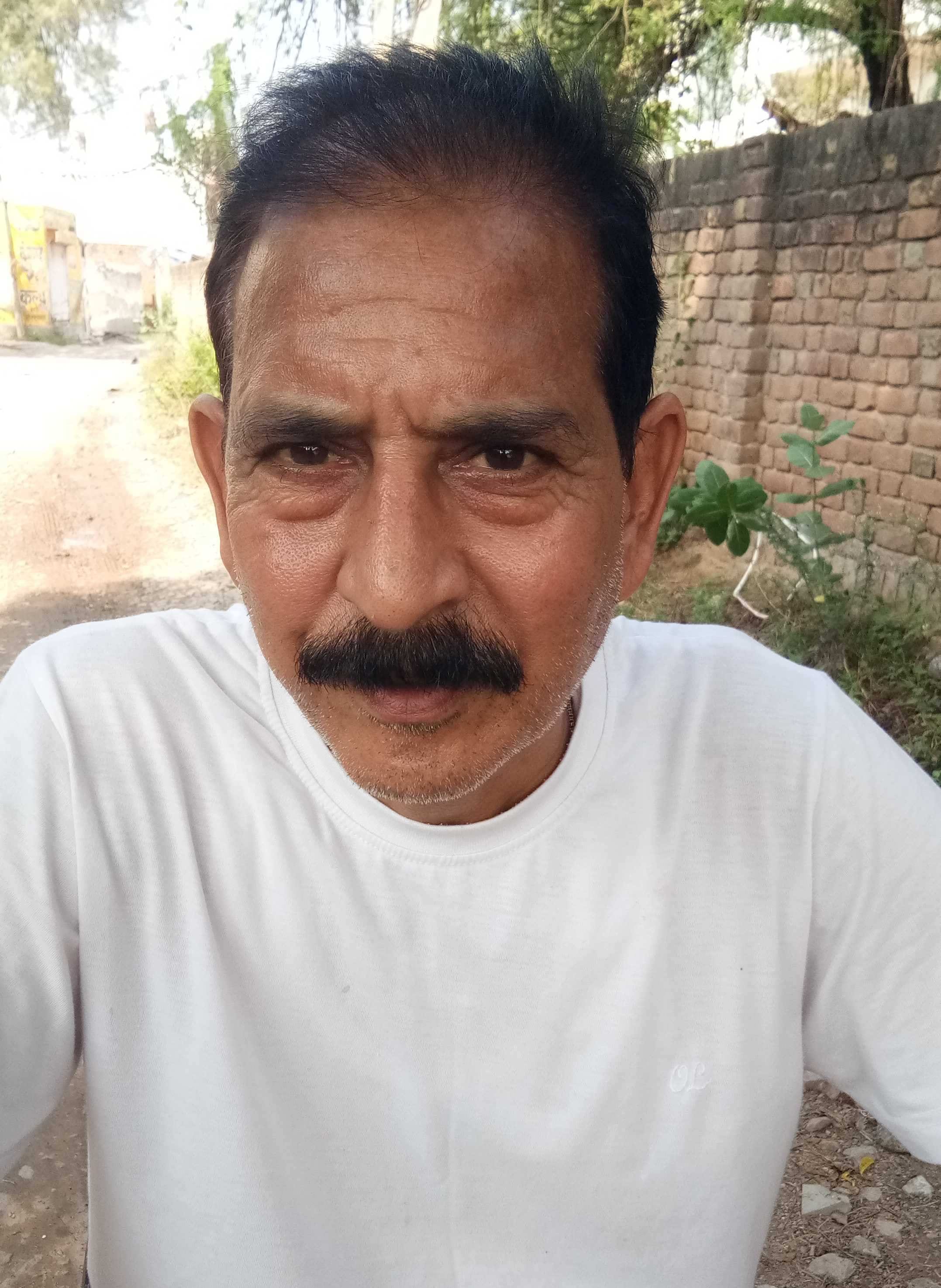 फोटो संख्या:53- मोहल्ला नीमड़ी नीचे में  जर्जर अवस्था में सड़क मार्ग --स्रोत--संवाद