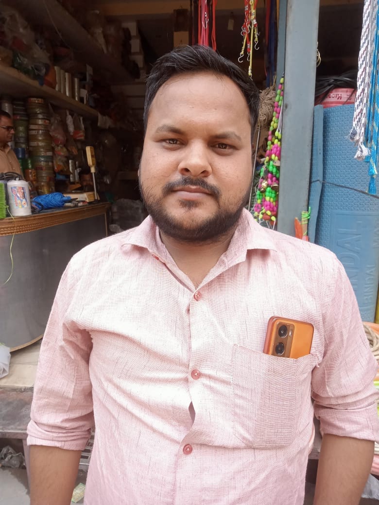 पीलीभीत में शनिवार की सुबह हुई बारिश के बाद नगर पालिका परिषद कार्यालय परिसर में हुआ जलभराव । स पीलीभीत में शनिवार की सुबह हुई बारिश के बाद नगर पालिका परिषद कार्यालय परिसर में हुआ जलभराव । स